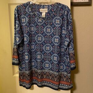 Alfred Dunner 3/4 sleeve top. Worn a couple of times. Size Large
